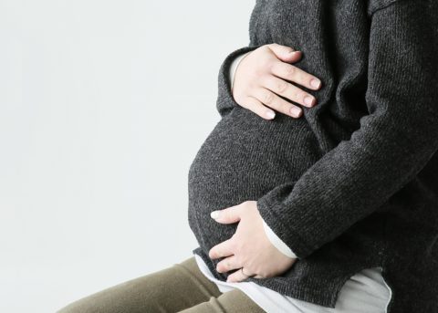 プロペシア服用中の子作りは危険？胎児への影響は？